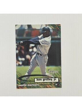 1997 SkyBox Dugout Axcess #80 Ken Griffey Jr Seattle Mariners Card